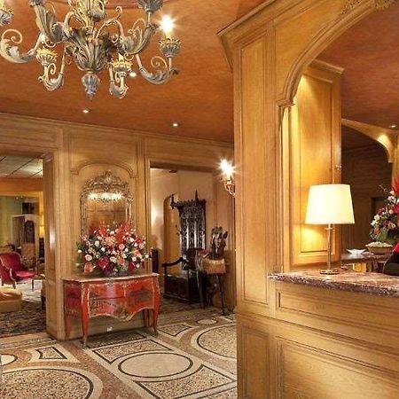 Cecilia Arc De Triomphe Hotel Paris Dalaman gambar