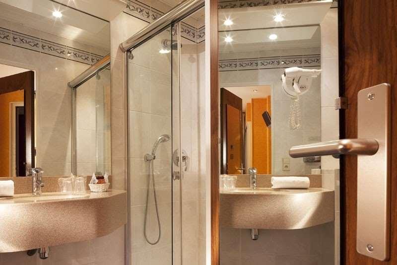 Cecilia Arc De Triomphe Hotel Paris Bilik gambar