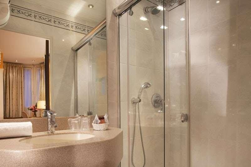 Cecilia Arc De Triomphe Hotel Paris Bilik gambar