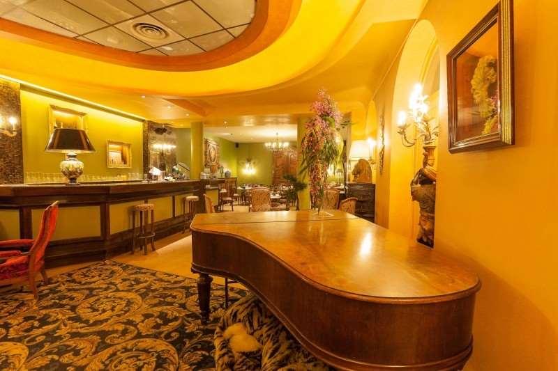 Cecilia Arc De Triomphe Hotel Paris Restoran gambar