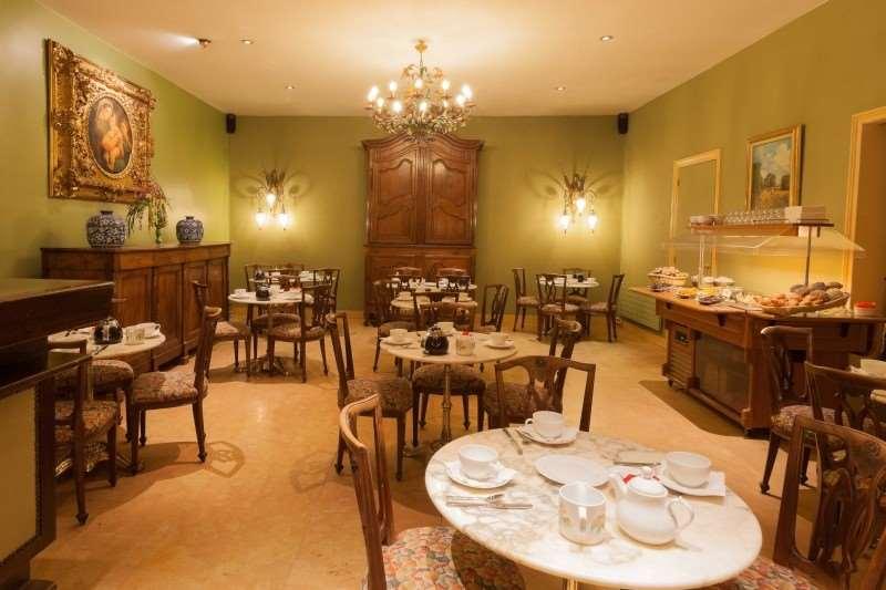 Cecilia Arc De Triomphe Hotel Paris Restoran gambar